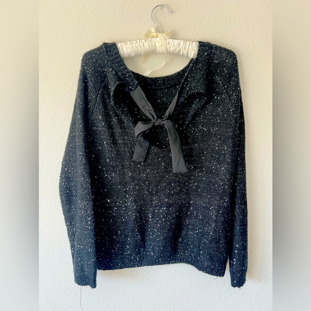 🎀🖤 SEQUIN SWEATER 🎀🖤 BOW in BACK🎀🖤